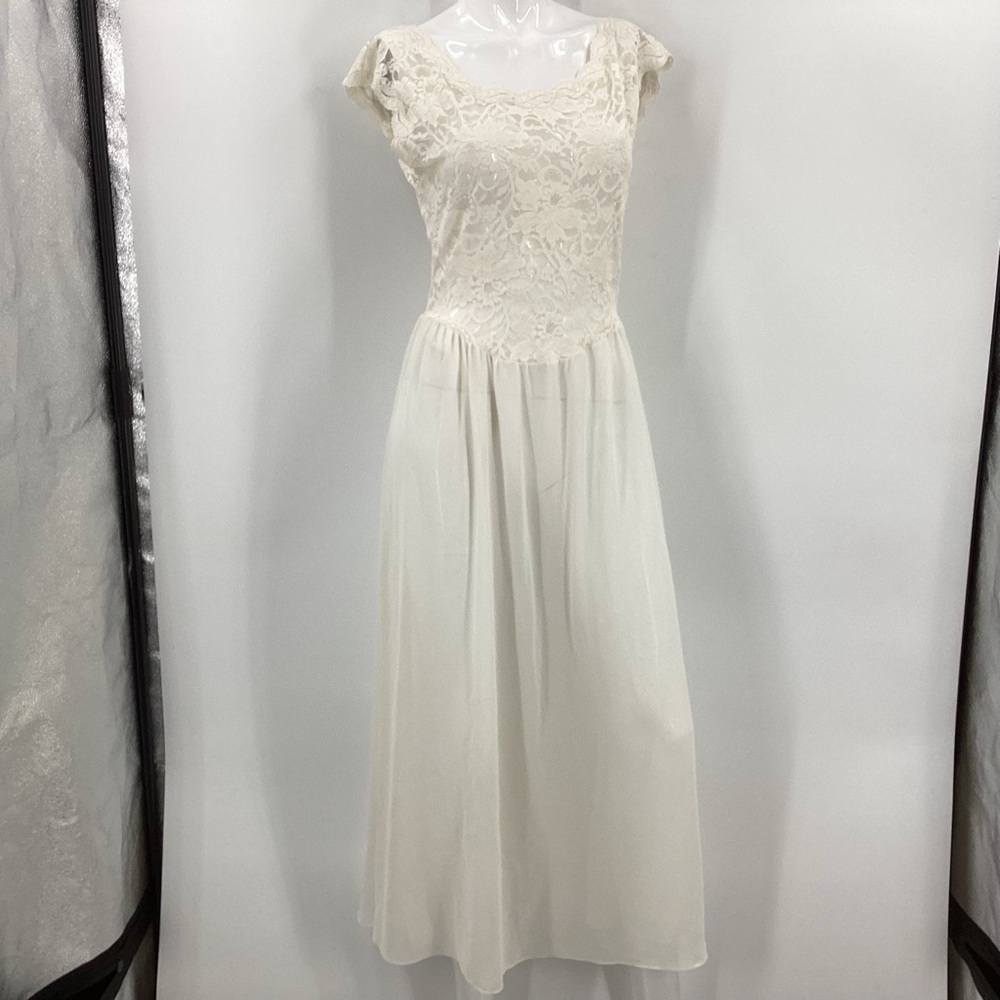 *** Victoria's Secret Cream Lace Dress *** M